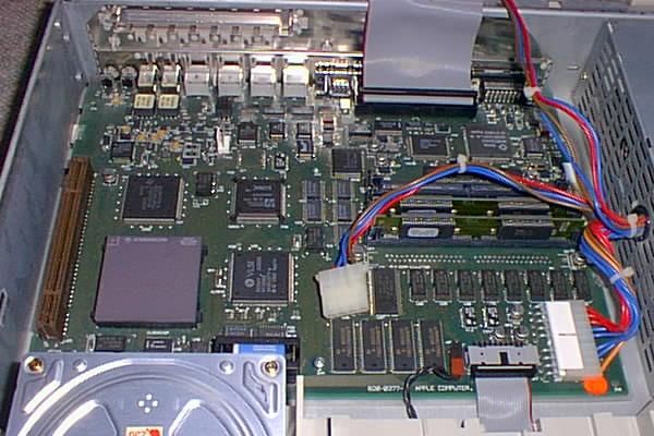 [Quadra 610: Hauptplatine]